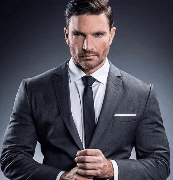 ¿Será que conforme Raúl vaya logrando su meta se irá pareciendo más a Julián?