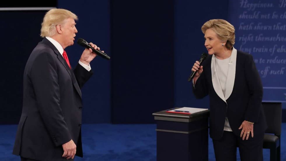 Trump y Clinton cantan 'The time of my life' en una brillante edición de video viral