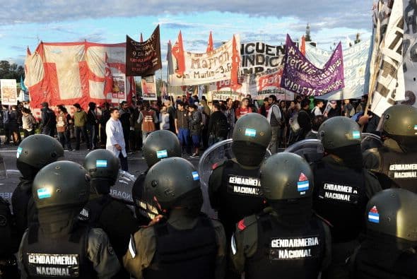 Es incierto el nivel de adhesión que obtendrá al final de la jornada la huelga, que busca paralizar por 24 horas esta nación confrontada a una fuerte inflación, de más de siete por ciento en el primer bimestre de 2014 y superior al 30 % en 2013.