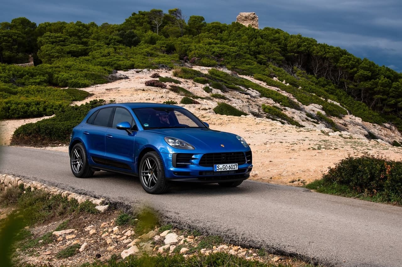 <h3 class="cms-H3-H3"><b>Porsche Macan</b></h3>
<br>
<br>
<b>Segmento: </b>SUV de lujo compacta
<br>
<br>
<b>Porcentaje de valor retenido después de 5 años: </b>42.0%