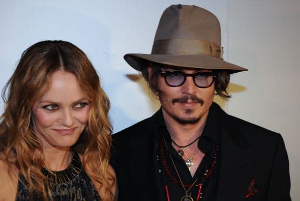 ¡Muy bien! Se nota que no te pierdes ni una revista del puesto de periódicos. Depp tuvo que pagar $120 millones de euros a su ex o lo que es lo mismo: $155.4 millones de dólares.