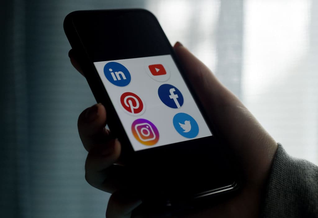 Qué van a hacer Facebook, Twitter o YouTube para controlar la desinformación el día de las elecciones en EEUU