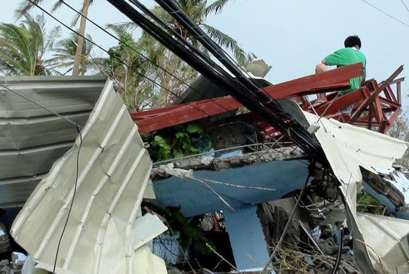 Además, las escuelas cerraron este martes en Manila y otras localidades de Luzon por temor a inundaciones repentinas.