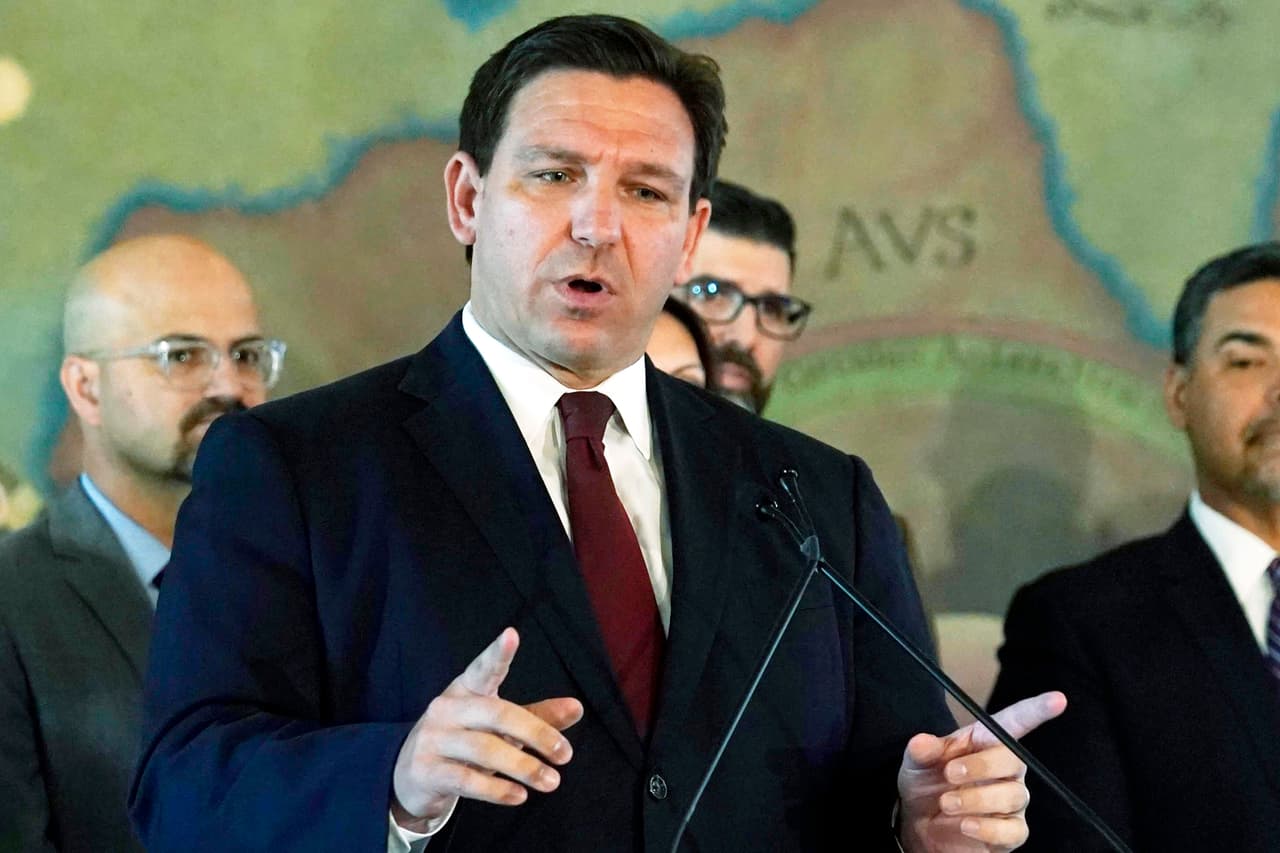 DeSantis, gobernador de Florida, quiere investigar a los padres que lleven a sus hijos a espectáculos drag