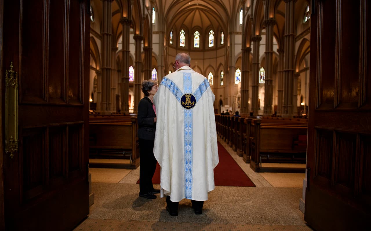 Por qué centenares de personas sexualmente abusadas por sacerdotes católicos en Pennsylvania no podrán demandarlos nunca