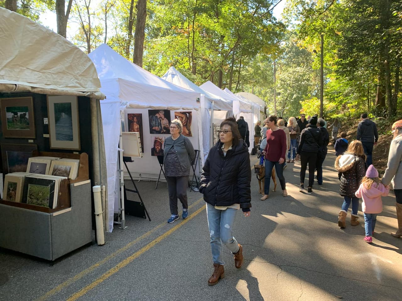 El evento contará con la participación de hasta 185 pintores, fotógrafos, escultores, artesanos del cuero y del metal, sopladores de vidrio, joyeros y más.