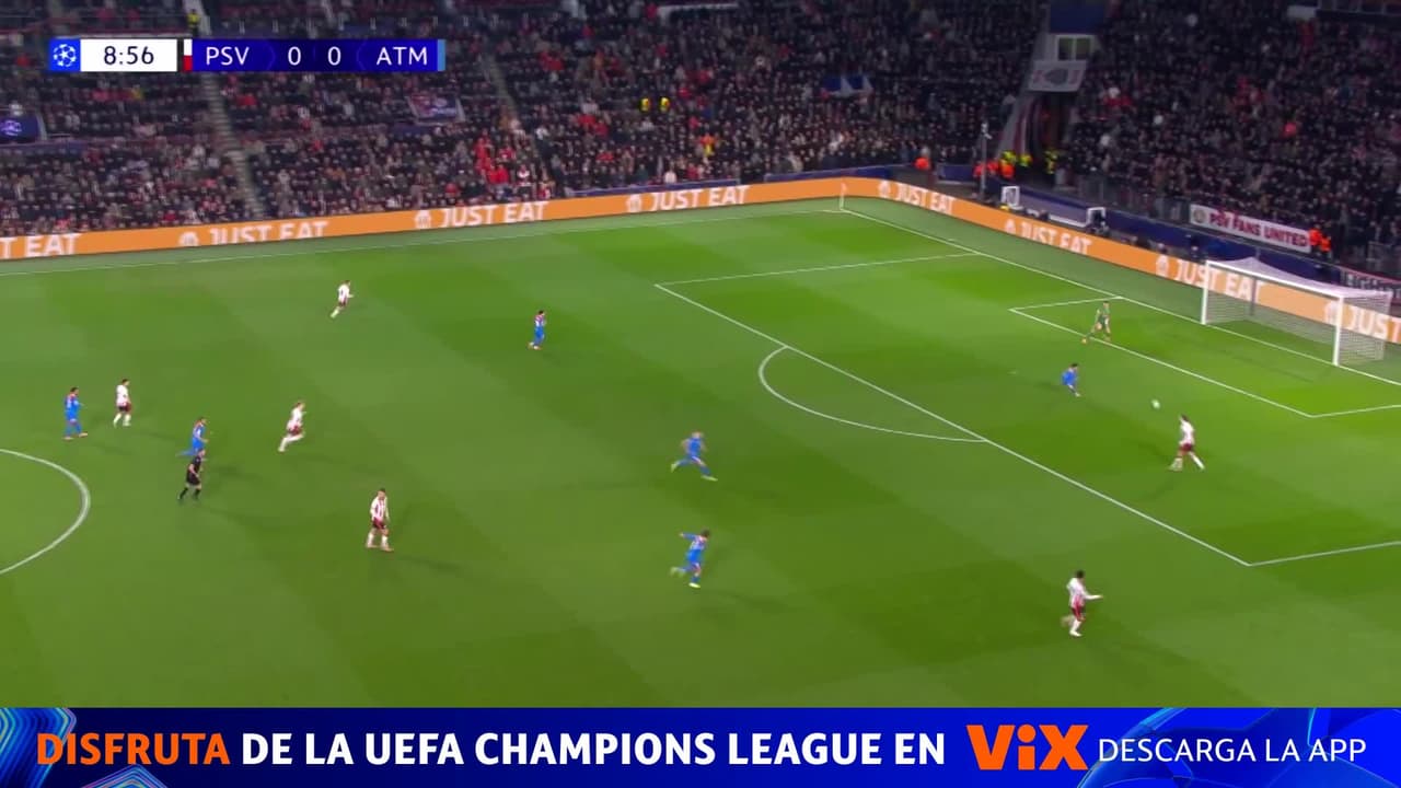 Til abrió el marcador para el PSV con una definición sencilla dentro del área