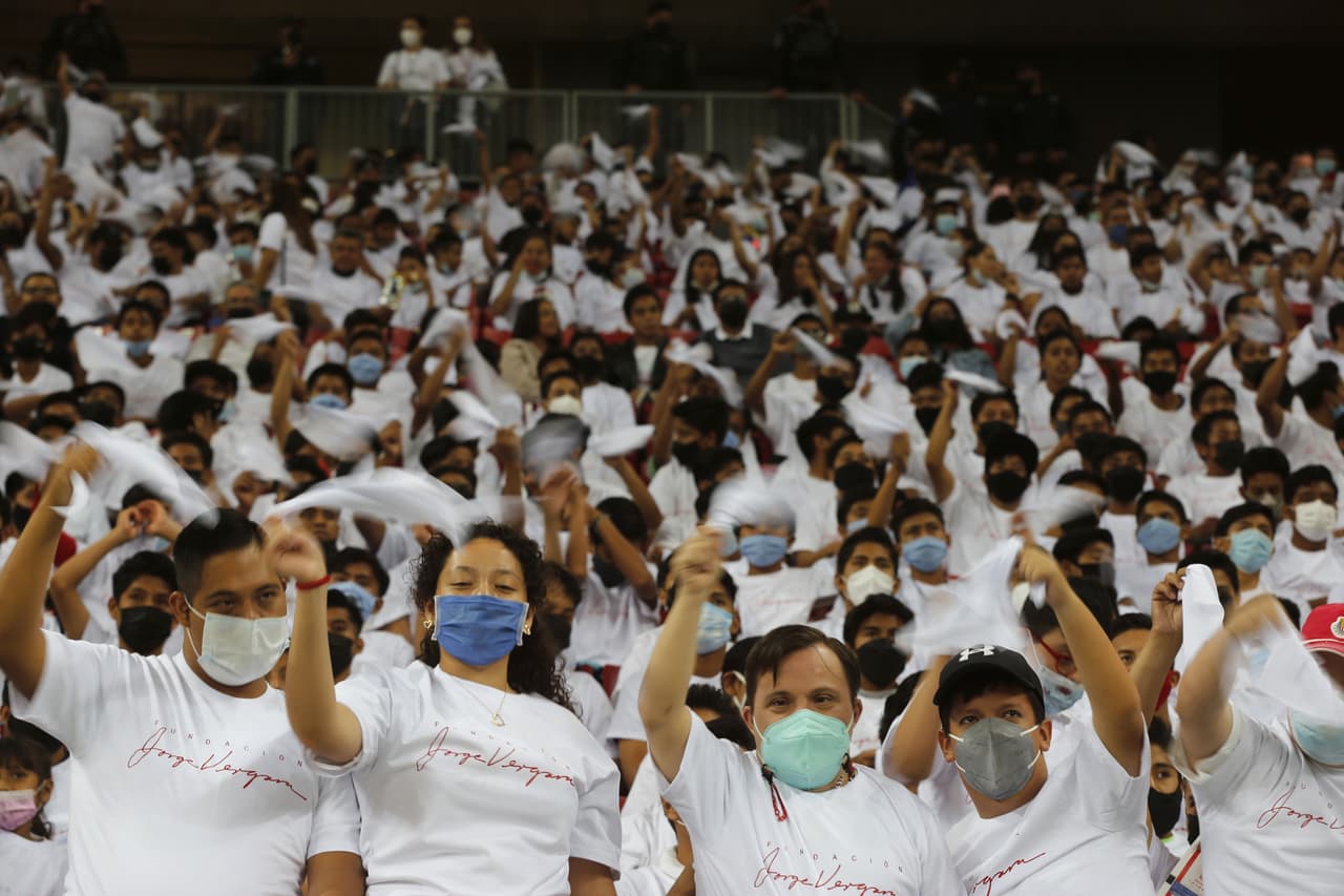 El Guadalajara y las Águilas brindaron un duelo poco espectacular en el Estadio Akron, aunque los locales tuvieron mejores oportunidades para marcar.