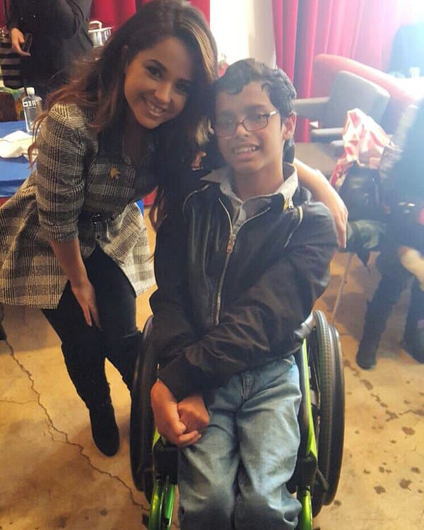 Becky G: "Apoyando al máximo a los niños del #TeletonUSA"