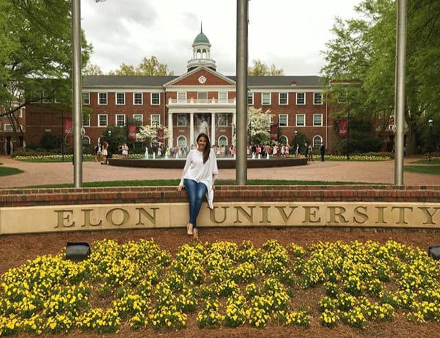 Regresando en el tiempo: Maity volvió a su universidad. (Abril 2, 2016)