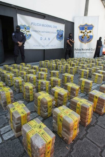 Se estima que por México transita el 90% de la cocaína consumida por unos 4.8 millones de estadounidenses como así también gran parte del cannabis que se consume en el Norte.