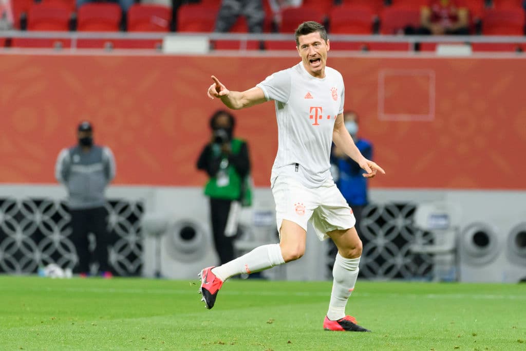 Bayern Münich derrota fácilmente al equipo Al Alhy en la segunda semifinal del Mundial de Clubes de la FIFA 2021. Robert Lewandowsky fue el encargado de hacer las dos anotaciones para su equipo y llevarlos a la gran final, donde se medirán ante la escuadra de los Tigres de la UANL, el proximo jueves.