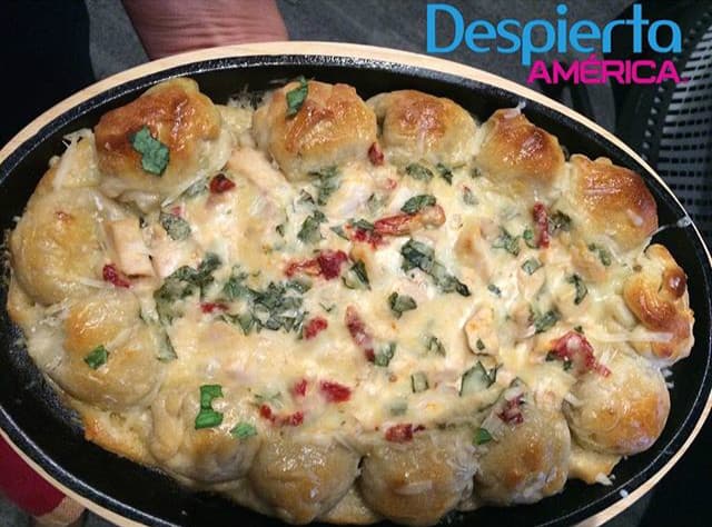 ¡Yooooom! Una deliciosa pizza de sartén. (4 de marzo, 2016)