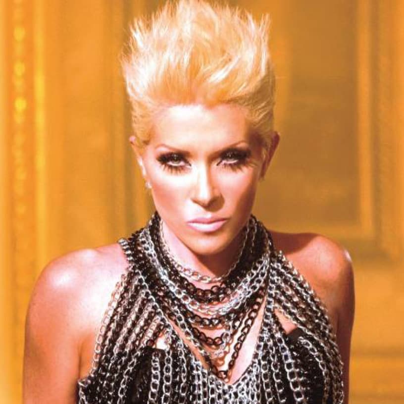 A pesar de tener altibajos y golpes fuertes en su vida como un divorcio, problemas de salud, depresión y un retiro que opacó su trayectoria, Yuri supo como renacer y en el 2002 regresó más fuerte que nunca.
<br>