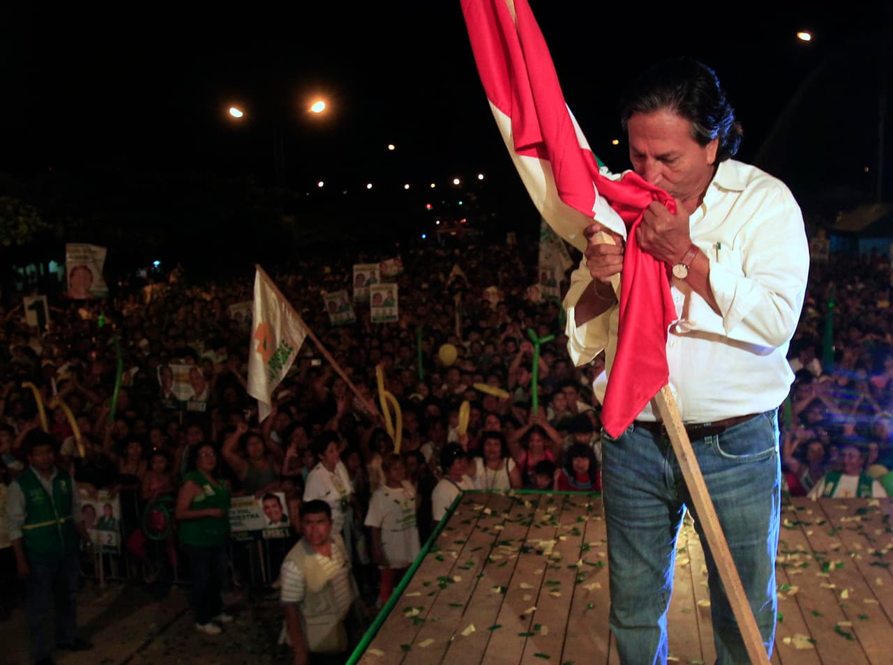 Toledo fue detenido el 16 de julio de 2019 por un pedido de extradición del gobierno peruano. En el momento de su arresto, el FBI le confiscó $40,000 en efectivo, lo cual convirtió al exdirigente en un personaje en peligro de fuga. Su próxima audiencia es el 7 de agosto. ¿Será extradito al Perú?