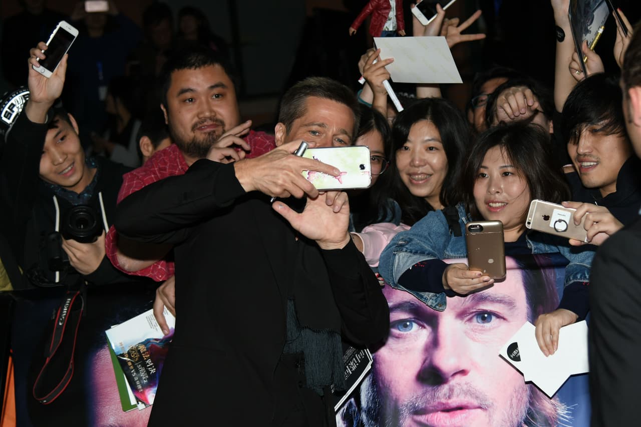 Se tomó fotos y repartió autógrafos entre sus fans.