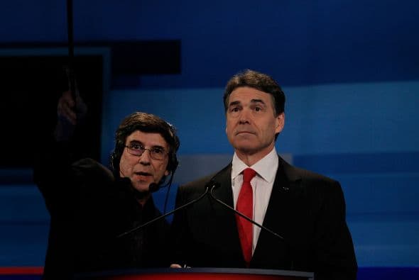 1. En el debate de Carolina del Sur, Rick Perry acusó al gobierno de Turquía de ser "adminsitrado por lo que muchos perciben como terroristas islámicos". El comentario de Perry durante el debate causó la reacción de la secretaría de relaciones exteriores de Turquía, que comunicó que esas percepciones de Perry "sin bases e inapropiadas".