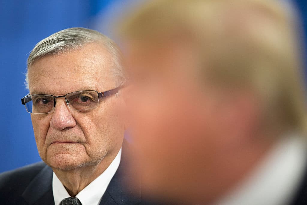 Jueza no borra el veredicto de culpabilidad de Arpaio pese a haber sido perdonado por Trump