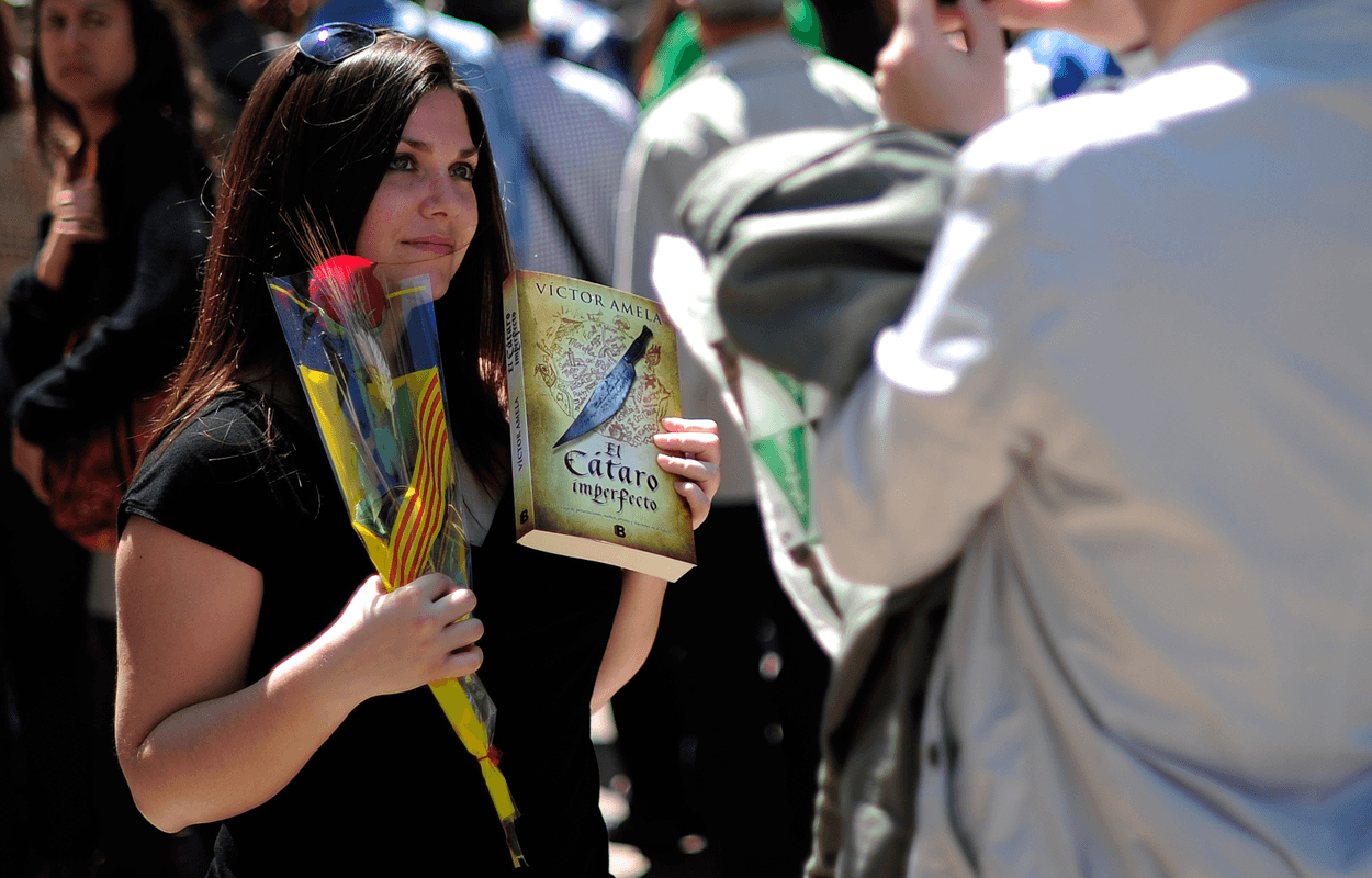Combo: Día Mundial del Libro + Día de los Enamorados.