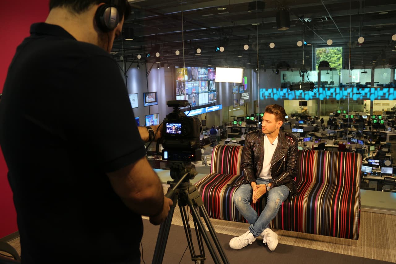 Desfile de estrellas por nuestros estudios antes de Premio lo Nuestro