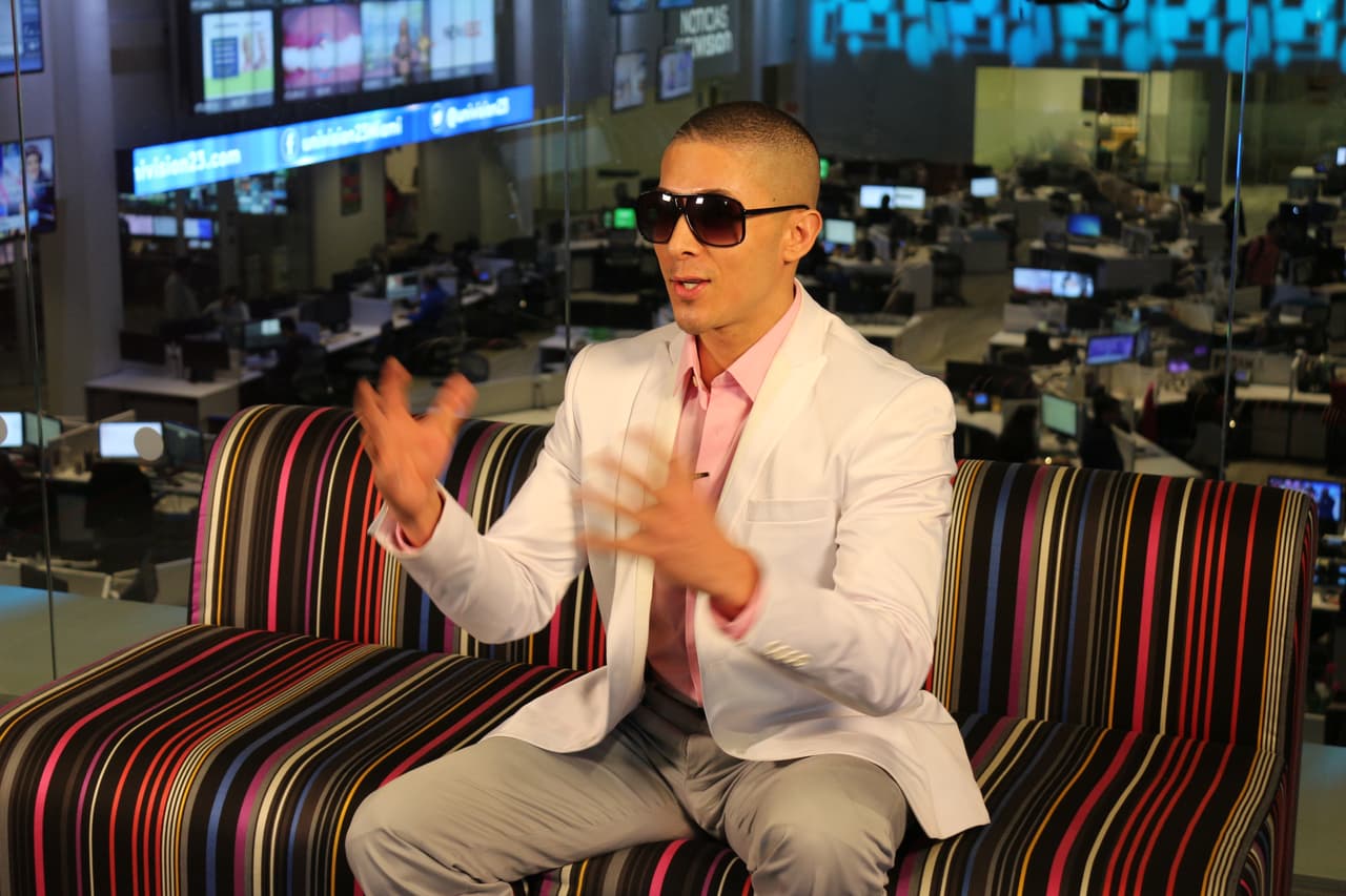 Desfile de estrellas por nuestros estudios antes de Premio lo Nuestro