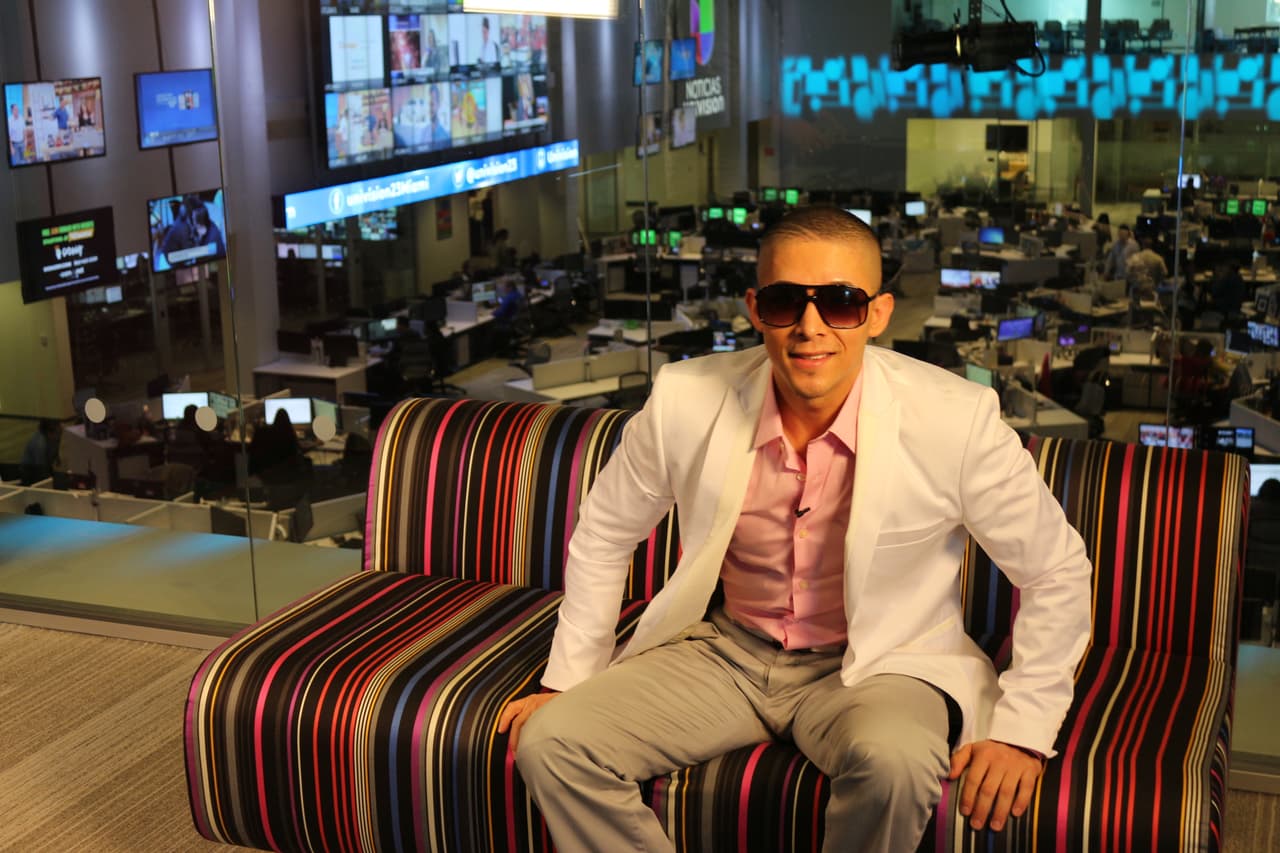 Desfile de estrellas por nuestros estudios antes de Premio lo Nuestro