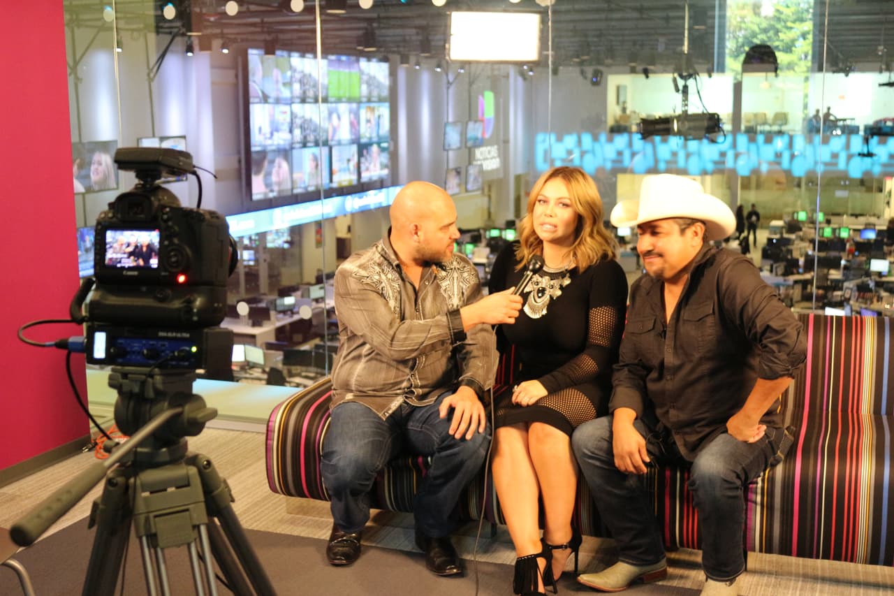 Desfile de estrellas por nuestros estudios antes de Premio lo Nuestro