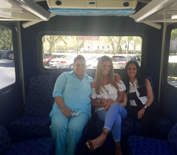 Ella además ha estado viendo a gente que quieren mucho.