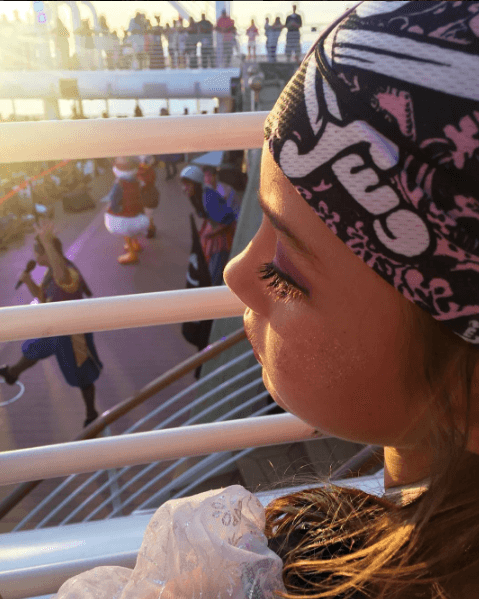 Una vista muy linda desde los ojos de esta guapa conductora.