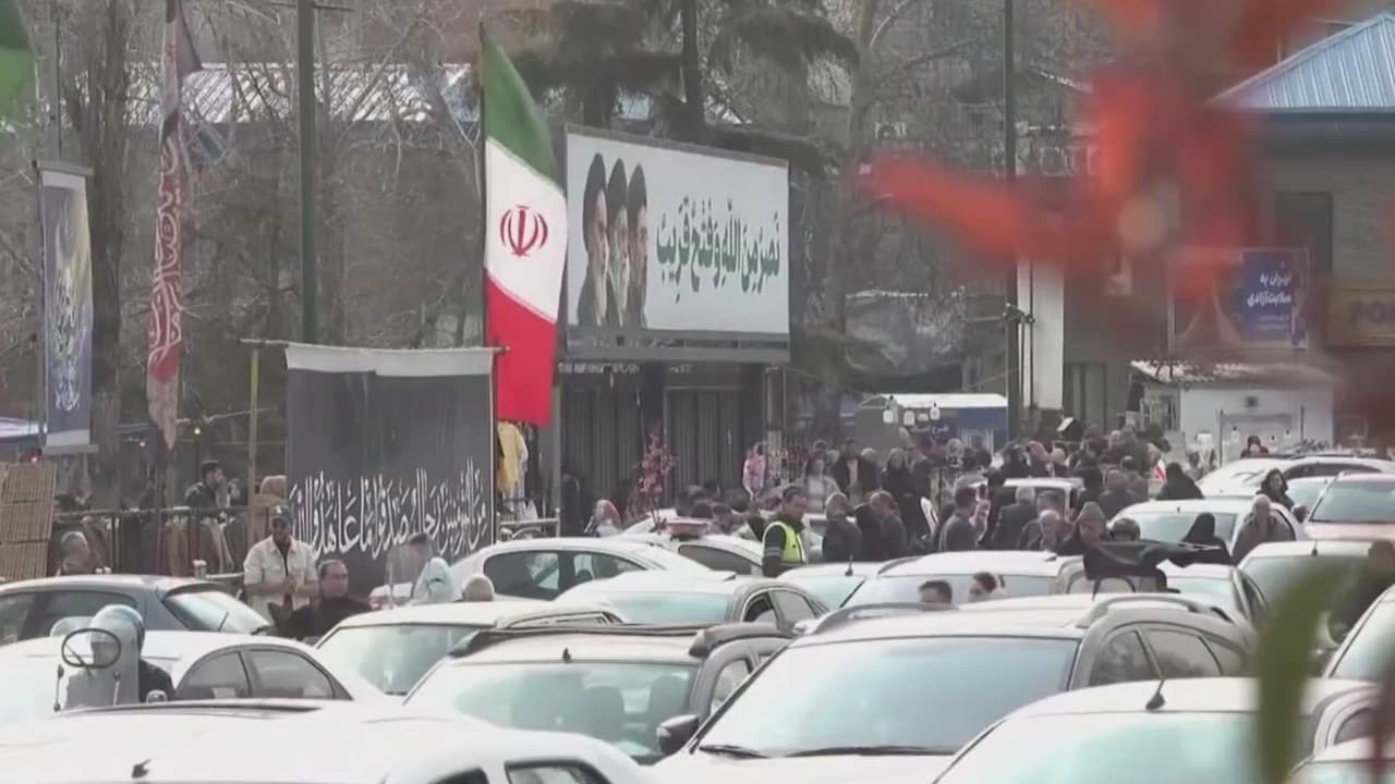 Población en Irán exige el fin de las sanciones ante el colapso económico y la falta de empleos