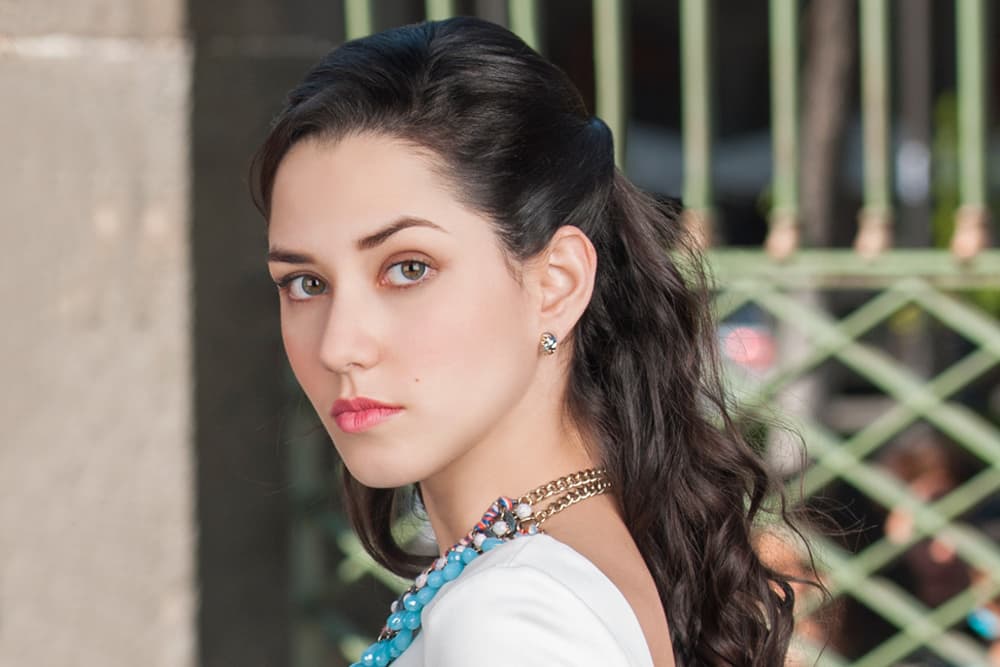 Por eso hizo hasta lo imposible para que su hija 'Nora' (Ximena Romo) se quedara con la herencia de 'Alonso', aunque sucedió todo lo contrario cuando 
<a href="http://www.univision.com/novelas/el-color-de-la-pasion/final-de-el-color-de-la-pasion-minuto-a-minuto">ella se quitó la vida</a>.