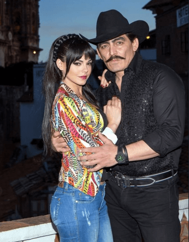 Livia Brito declaró para TVyNovelas que tuvo que estudiar los gestos y la forma de hablar de Maribel para que su actuación fuera lo más perecido posible.