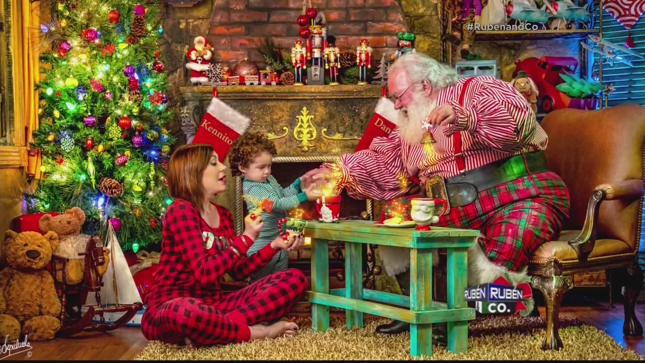 Daniela Droz y Gredmarie llevaron a Kamilia y a Kenito a conocer a Papá Noel. Las fotografías son un espectáculo de pura magia. Las fotos fueron tomadas por Willie Sepúlveda.