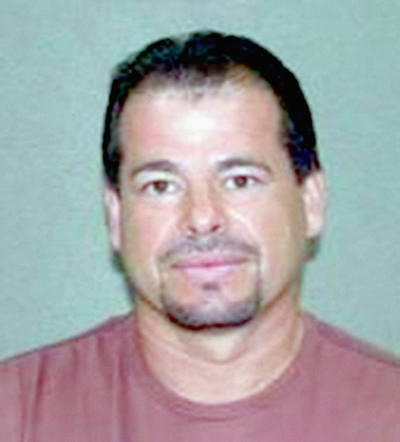 <b>César A. Alacán Cordero</b> es buscado por Asesinato y Ley de Armas con una fianza de $1,300,000.