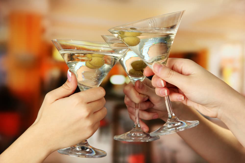 Su elemento es la madre tierra y el trago que les corresponde concuerda con la principal característica de su personalidad, la estabilidad. Y a pesar de ser demasiado conservadores, un buen Martini clásico es la bebida perfecta para ellos.