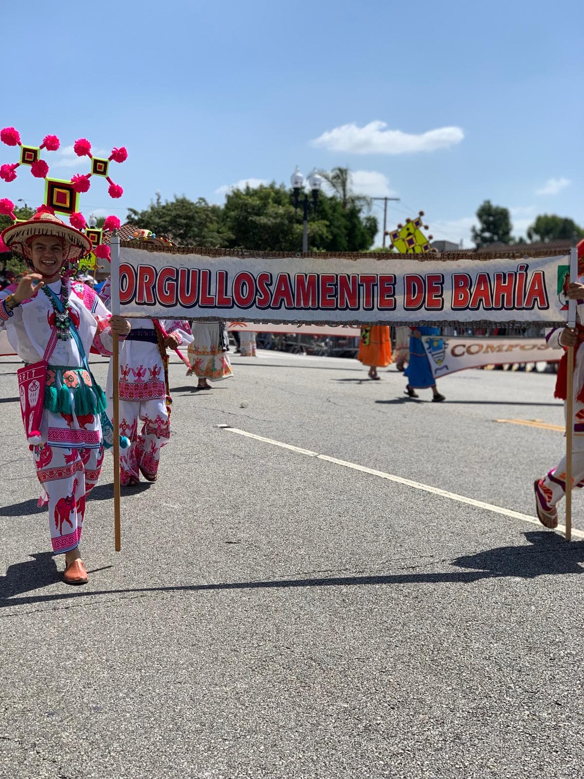 La representación de Bahía llegó al desfile del este de Los Ángeles.