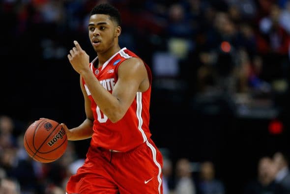 El basquetbolista. ¿Has visto qué ‘sexy’ luce D'Angelo Russell? Los ‘jerseys’ de básquet dejan al descubierto los músculos de los brazos, tan irresistibles.