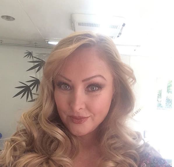 Marisol parece haberse hecho unos arreglitos que cambiaron sus facciones notablemente.