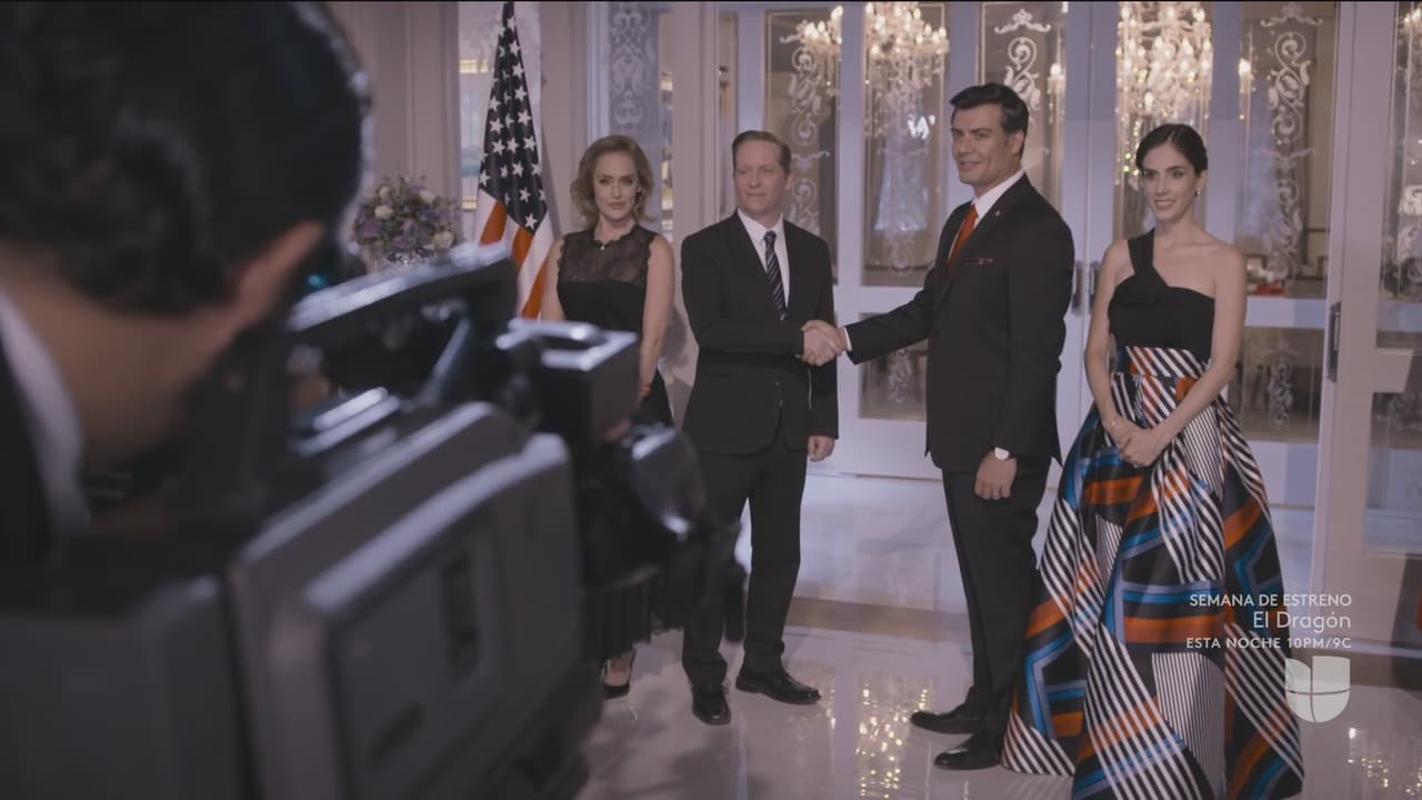 Él piensa que Paola ha cambiado y se muestra entusiasmado con la actitud de su esposa.