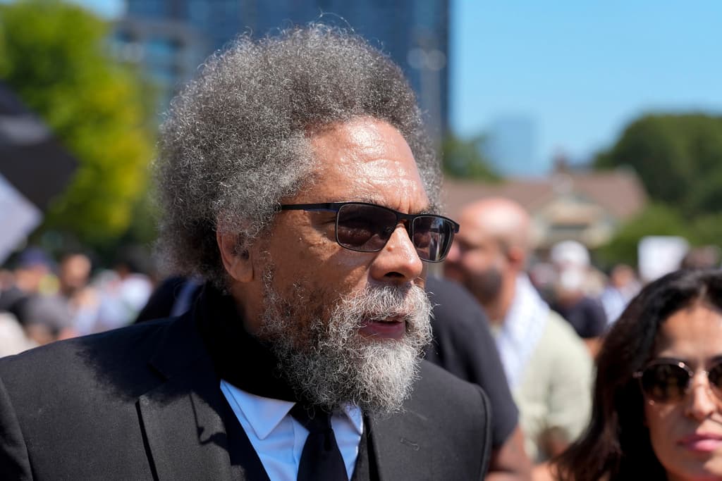 Uno de lo asistentes fue el activista Cornel West, quien se unió a las protestas enfatizando la moralidad sobre la política en la lucha contra la guerra.