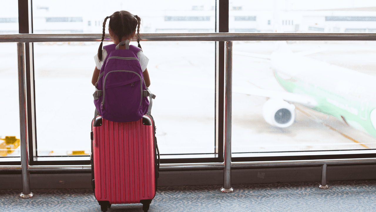 <h2 class="cms-H2-H2">Niños viajando</h2>
<br>
<br>En vuelos dentro de Estados Unidos, los niños de menos de 18 años no tienen que presentar una identificación.