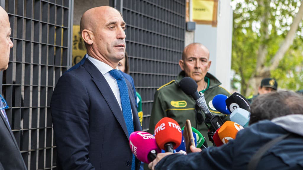 Sospechas de que Luis Rubiales recibió terrenos por la Supercopa