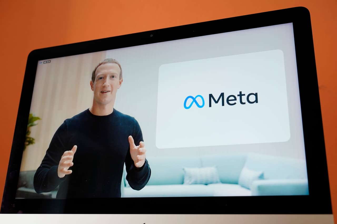 Facebook, el gigante de la tecnología con sede en Silicon Valley, anunció que el 
<a href="https://www.univision.com/local/san-francisco-kdtv/facebook-cambia-su-nombre-a-meta-redes-sociales">nuevo nombre de la compañía será Meta</a>, un cambio estratégico con el que buscan poner énfasis en sus productos virtuales en un momento en el que su red social está en crisis.
<br>
<br>El término “metaverso” es la última palabra de moda que ha capturado la imaginación de la industria de la tecnología, hasta el punto en que una de las plataformas de internet más conocidas eligió ese nombre para mostrar su aceptación de la idea futurista.