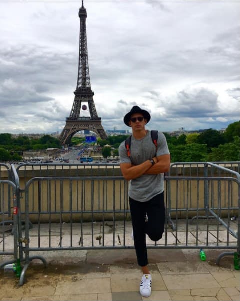 Jean Gabriel es el hijo menor de Johnny y todo un galán.