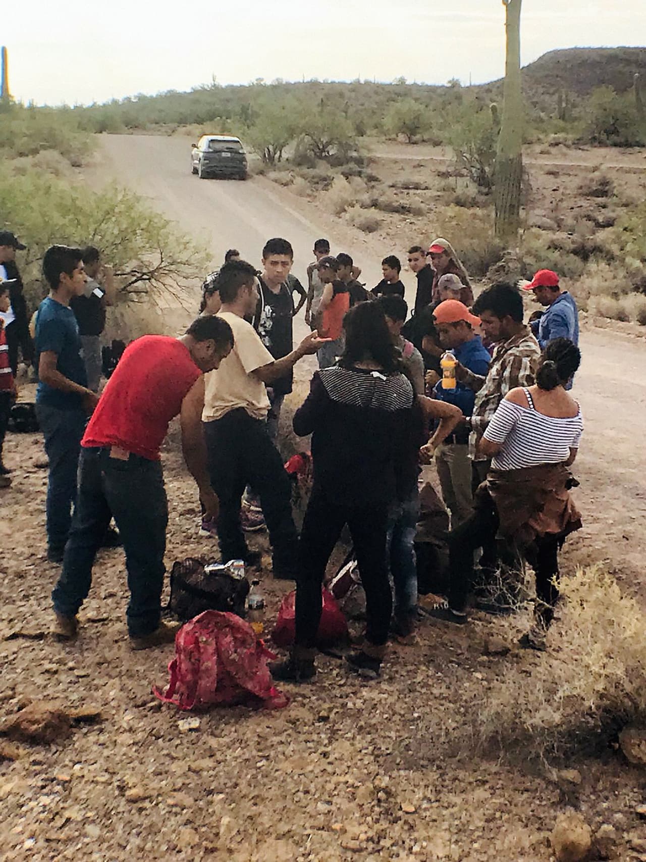 <b>“Estamos buscando a inmigración para que nos agarre y nos detenga”, </b>dijo a Univision Noticias Tomás Lindo Fich, uno de los migrantes guatemaltecos.