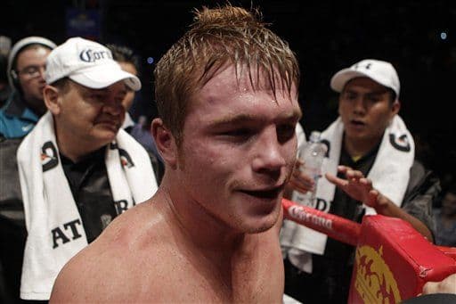 Saúl 'Canelo' Álvarez fue acusado por el también boxeador, Ulises 'Archie' Solís, por agresión. Un plaito entre ambos terminó con fractura en la mandíbula del "Archie" que a la postre le costó su carrera pugilística.