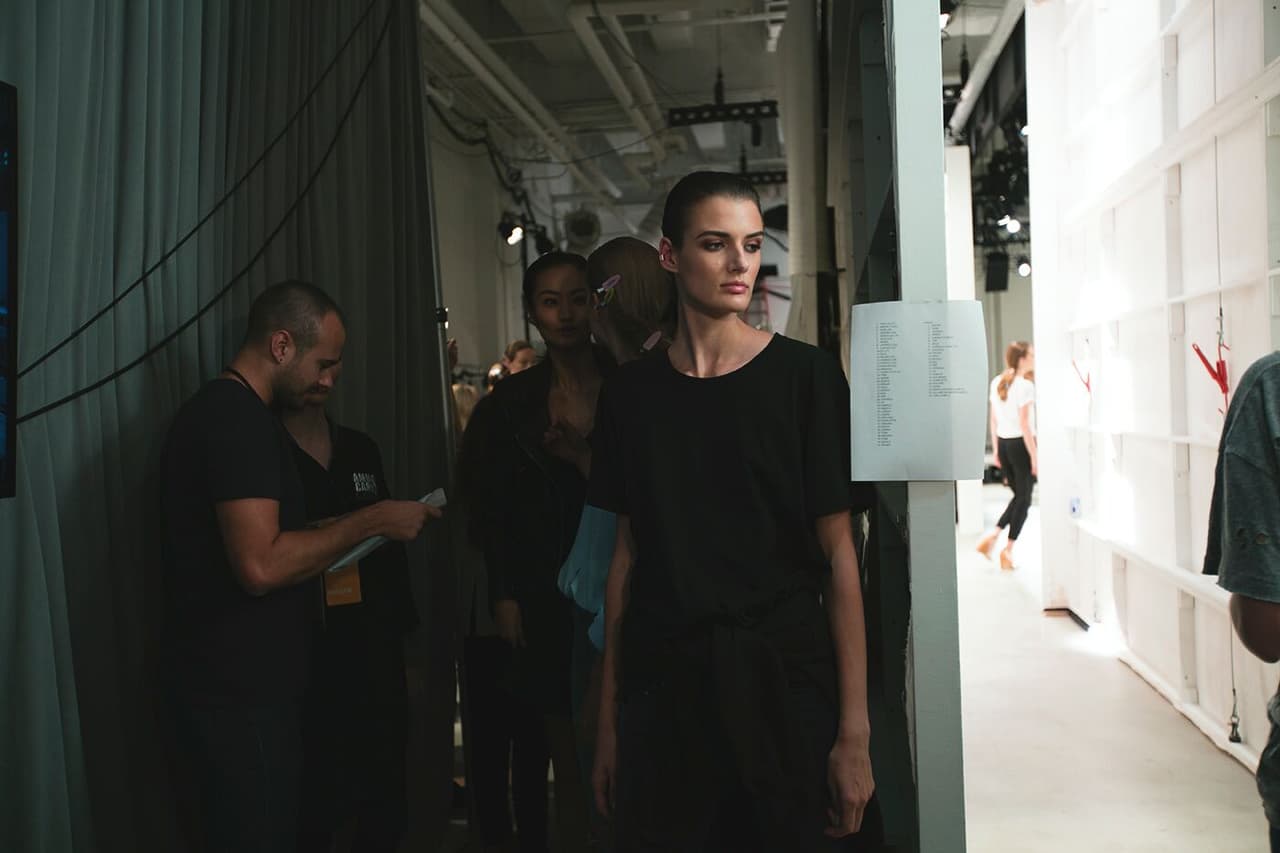 Todo el 'team' de Karigam estaba muy feliz por el debut de la firma después de siete años de pertenecer a la industria de la moda. Las selfies no se hicieron esperar. Diseñador Karigam. NYFW, Spring/Summer 2016 - 11/09/2015.