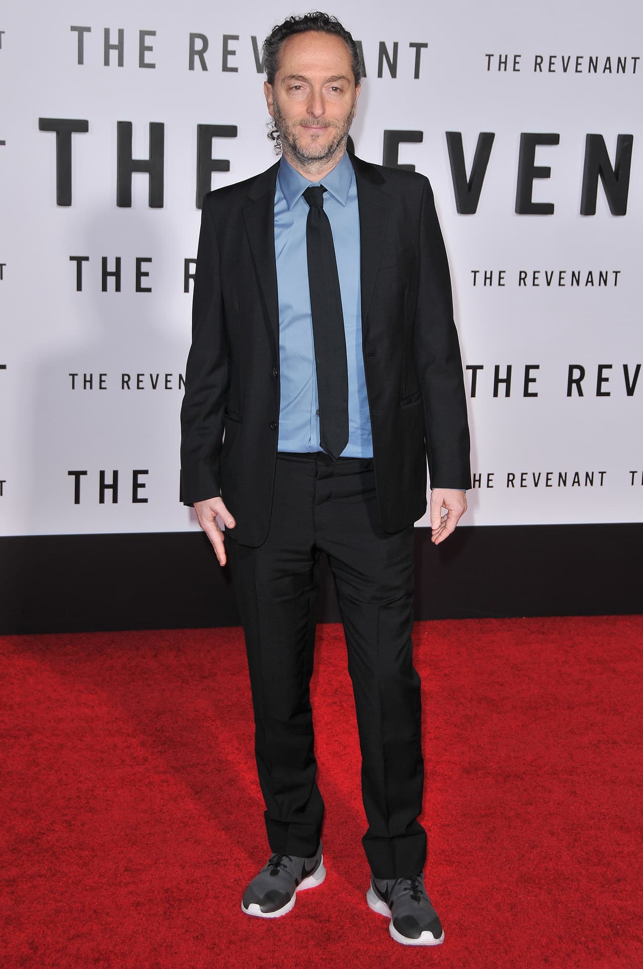 Emmanuel Lubezki, director de fotografía del largometraje, y conocido por ser la mancuerna perfecta de Alejandro, también llegó muy contento a la alfombra roja.