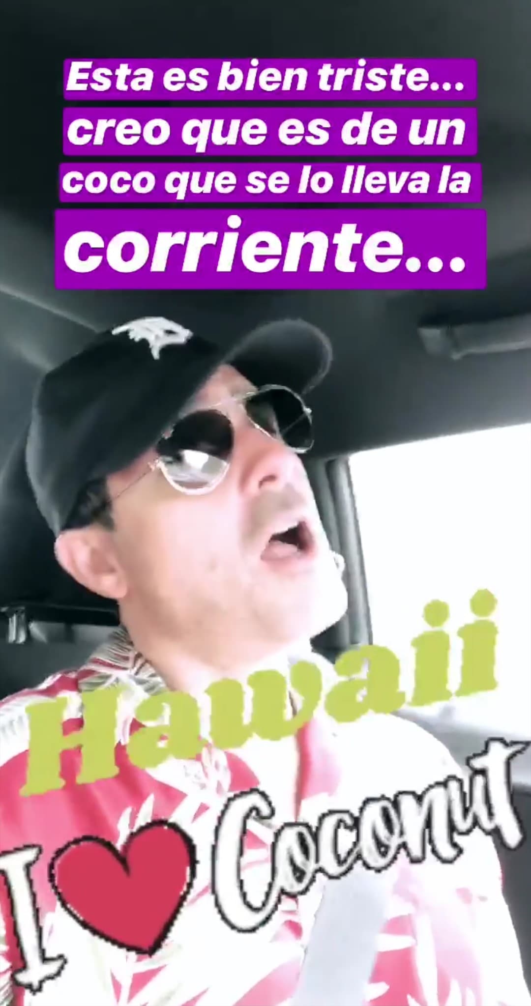 Tal parece que el conductor mexicano se conmovió con las melodías y cantó con los sentimientos al límite. El buen humor de Carlos es único y natural.
<br>