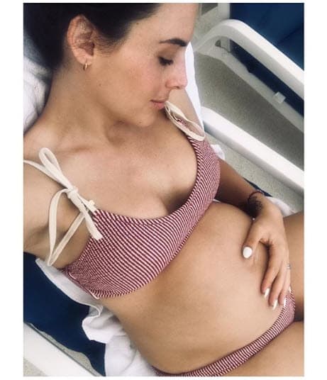 Si bien la mayoría de las preguntas estuvieron enfocadas a 
<b><a href="https://www.univision.com/programas/novelas/zuria-vega-y-alberto-guerra-esperan-un-segundo-bebe-y-hasta-los-famosos-los-felicitan-fotos">su segundo embarazo</a></b>, un internauta quiso saber más sobre su relación con su esposo, el actor Alberto Guerra.